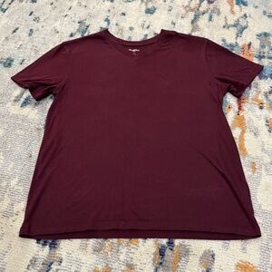 Classic Standard Tee Basic T-Shirt Men sz large Solid VNeck Short Sleeve top red